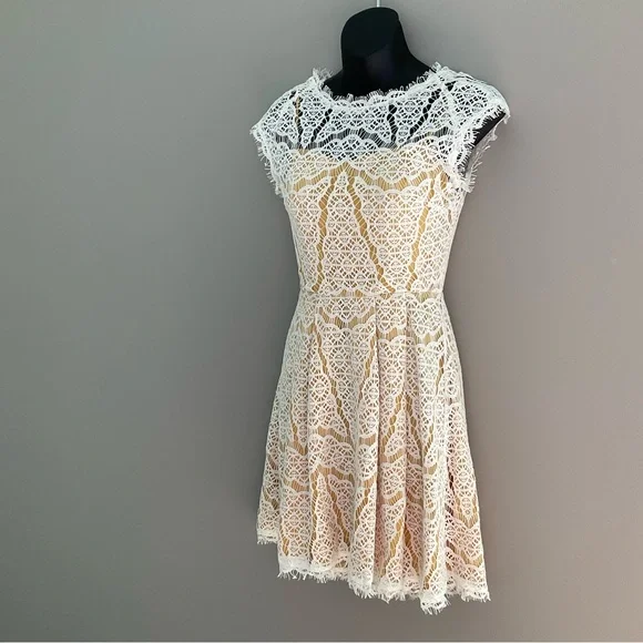 Adelyn Rae, size XS, sleeveless gold, and white dress - Picture 3 of 7